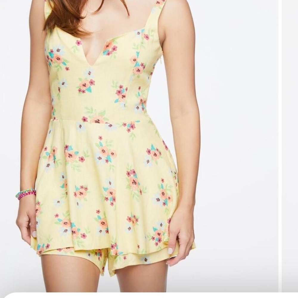 NWT Adorable Forever 21 Romper
